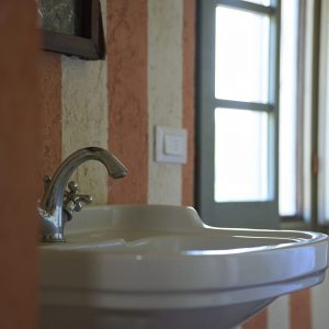 Lecetta_Bad lejlighed close up vask