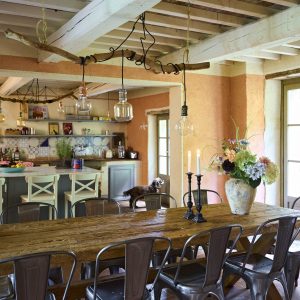 Lecetta_køkken med spisebord